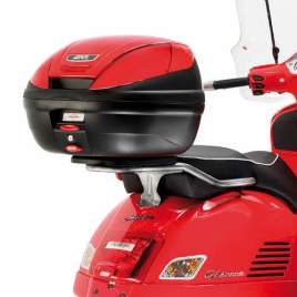 GIVI SR131 ATTACCO KIT STAFFE PER BAULETTO MONOLOCK PIAGGIO VESPA GTS 125/150/300 SUPER 2008-2021
